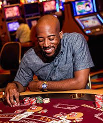 Live casino table statistics and player participation